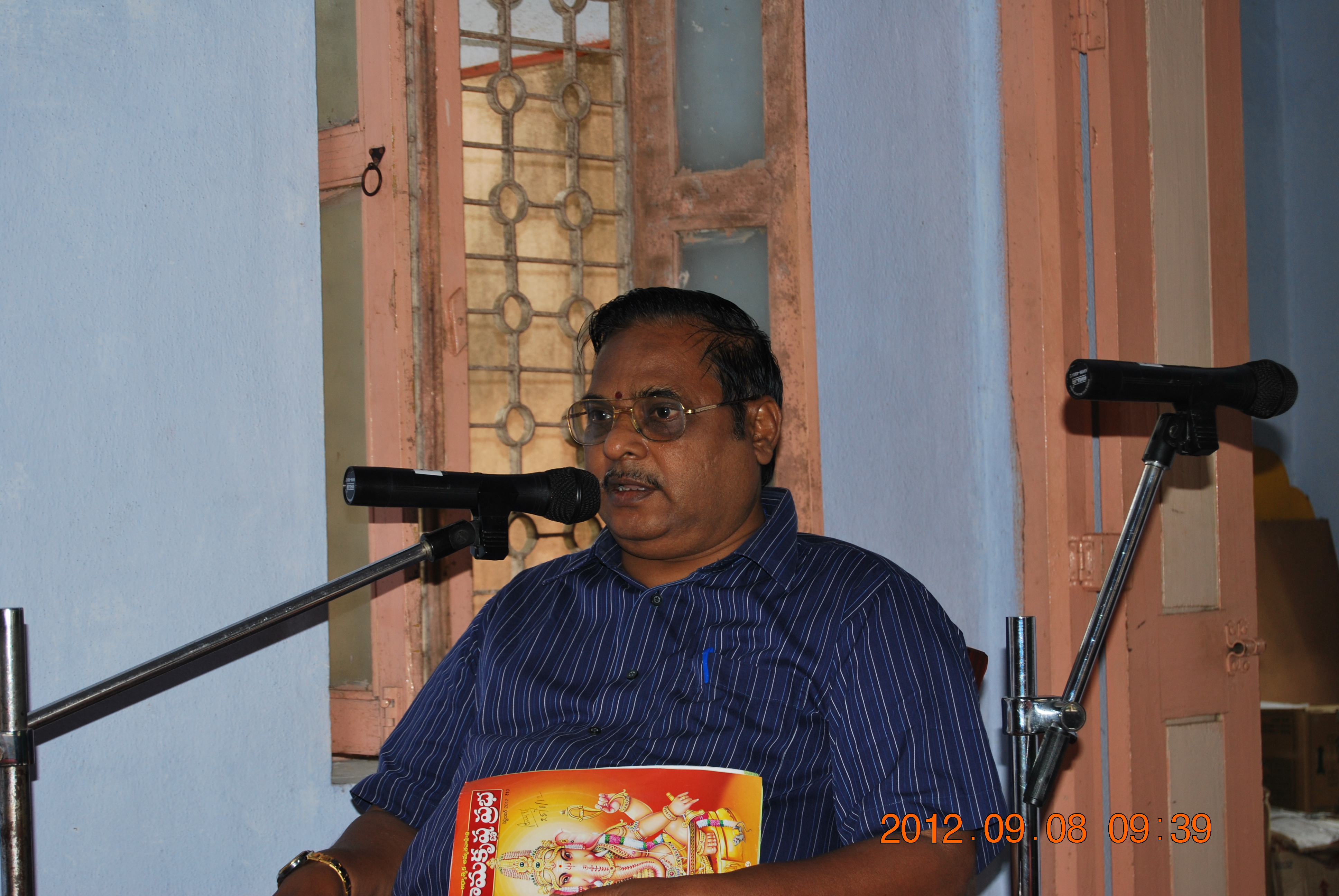 Prof. P. Syamasundara Murthy addressing the devotees 8 Sep 2012