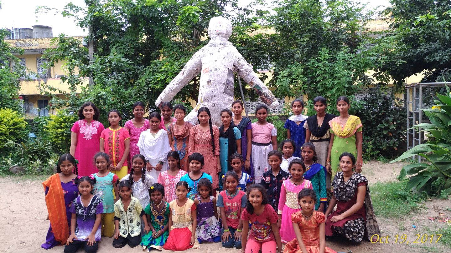 20171019 Balavihar girls with the effigy of Narakasura - Deepavali